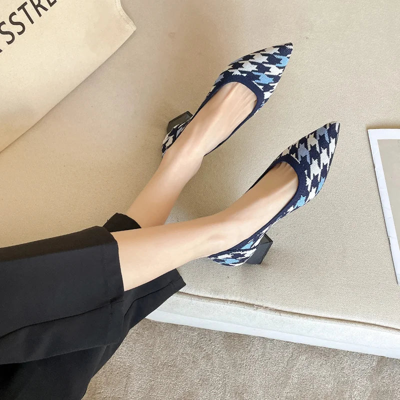 The Élégance Chooc Pointed Knit Pumps (heel 3.5 cm)