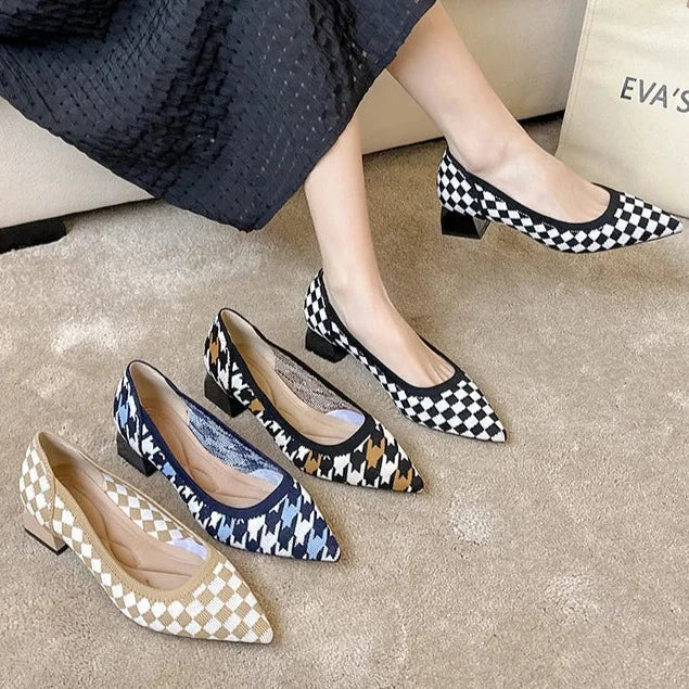 The Élégance Chooc Pointed Knit Pumps (heel 3.5 cm)