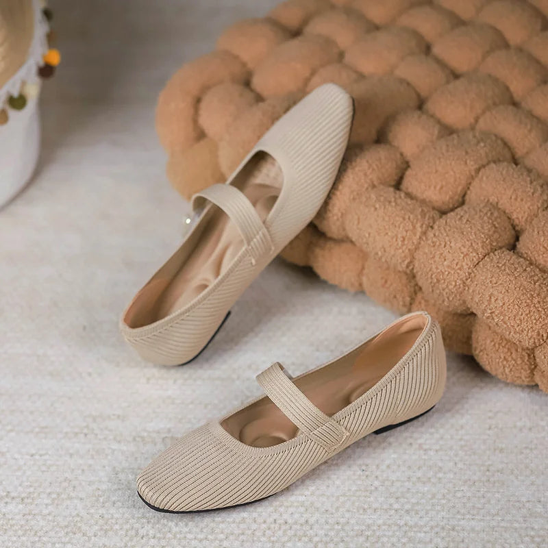 The Mollita Lisbon Elastic Ballet Flats (heel 1 cm)