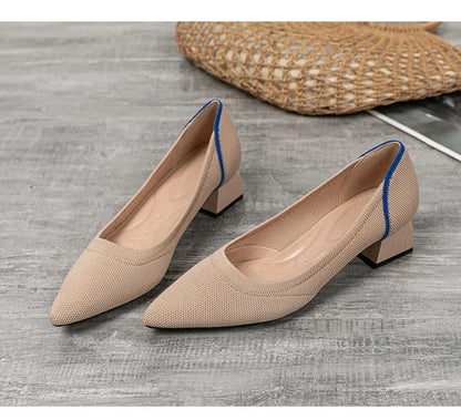 The Élégance Cosmopolitan Pointed Knit Pumps (heel 3.5 cm)