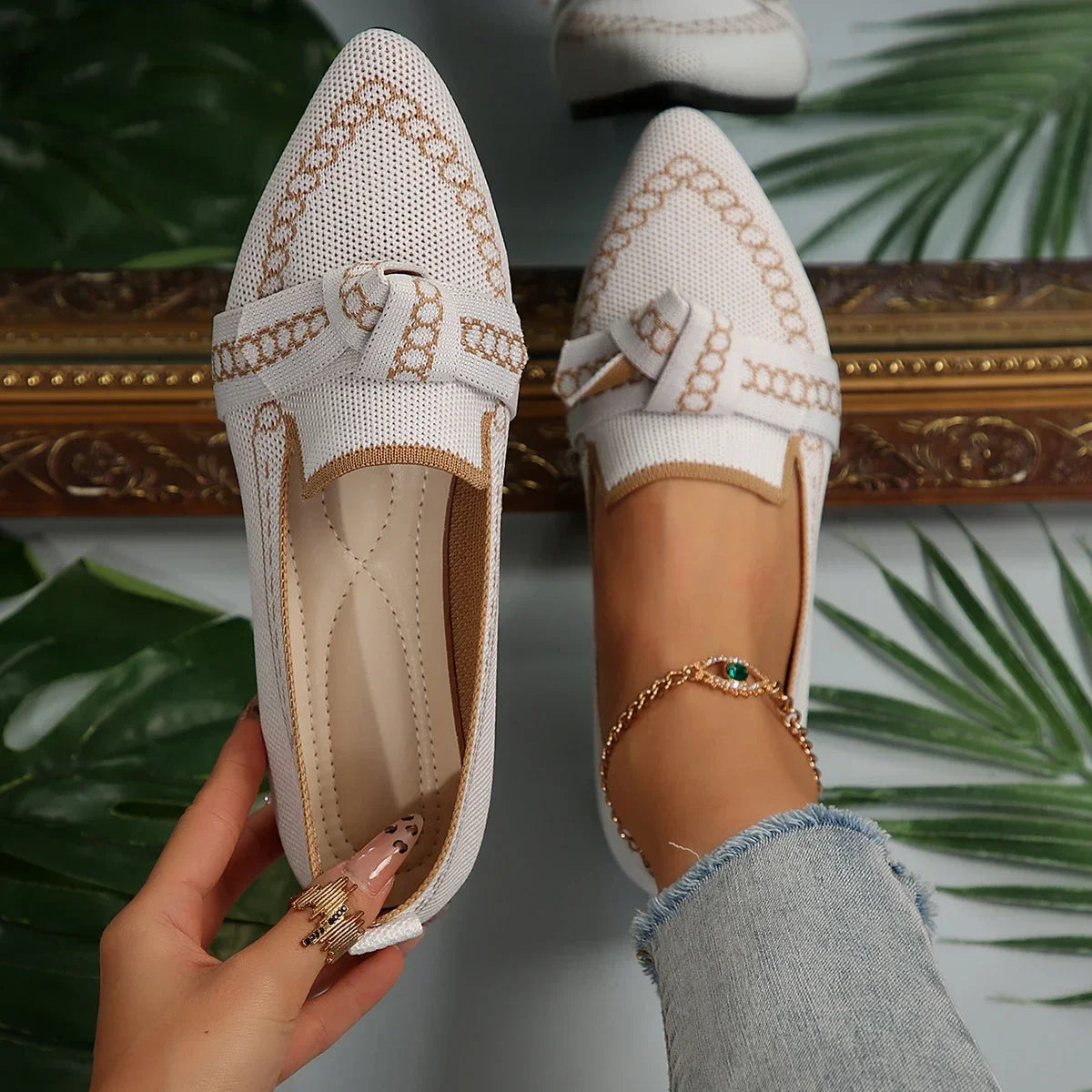 The Joyelle Vienna Pointed Knit Flats (heel 0 cm)
