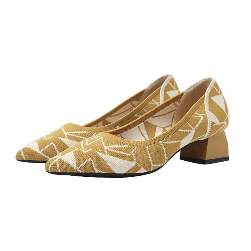 The Élégance Cosmopolitan Pointed Knit Pumps (heel 3.5 cm)