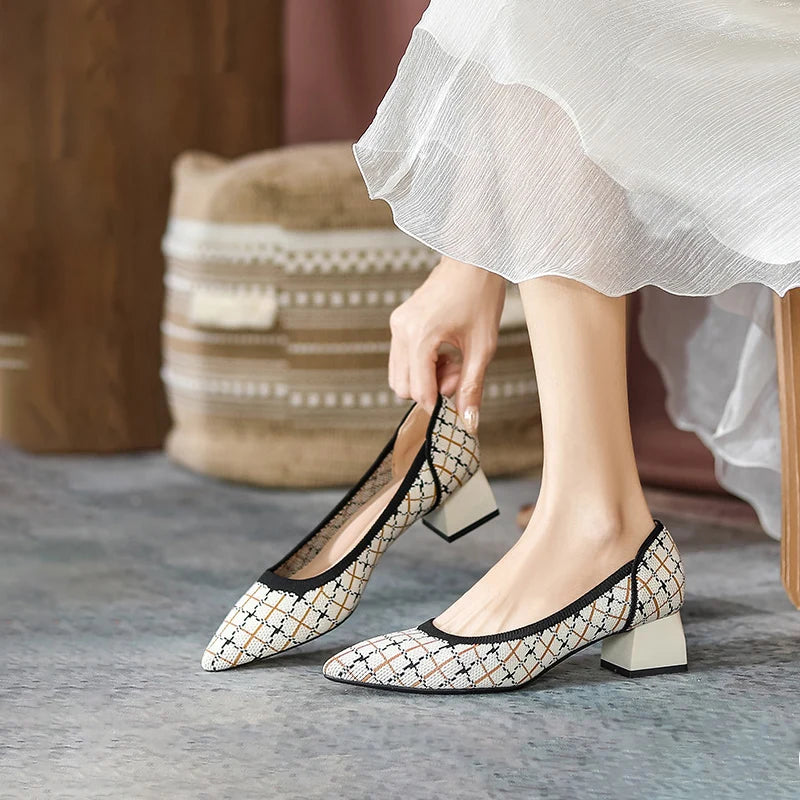 The Élégance Paris Pointed Knit Pumps (heel 3.5 cm)