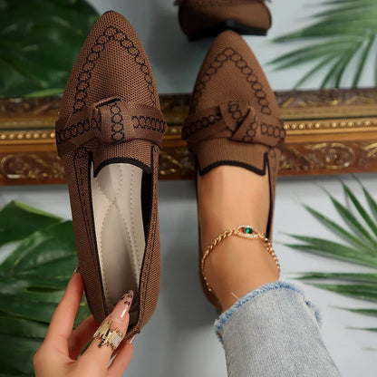 The Joyelle Vienna Pointed Knit Flats (heel 0 cm)