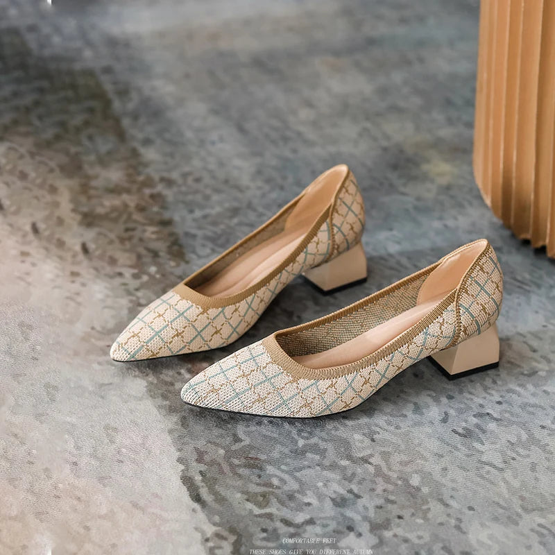 The Élégance Paris Pointed Knit Pumps (heel 3.5 cm)
