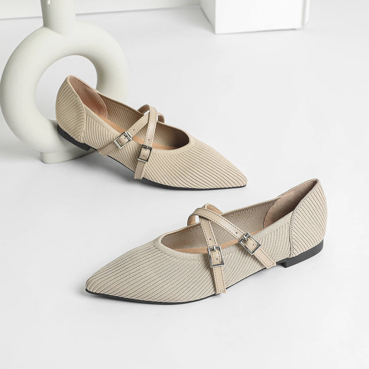 The Précieuse Vienna Pointed Knit Flats (heel 0 cm)