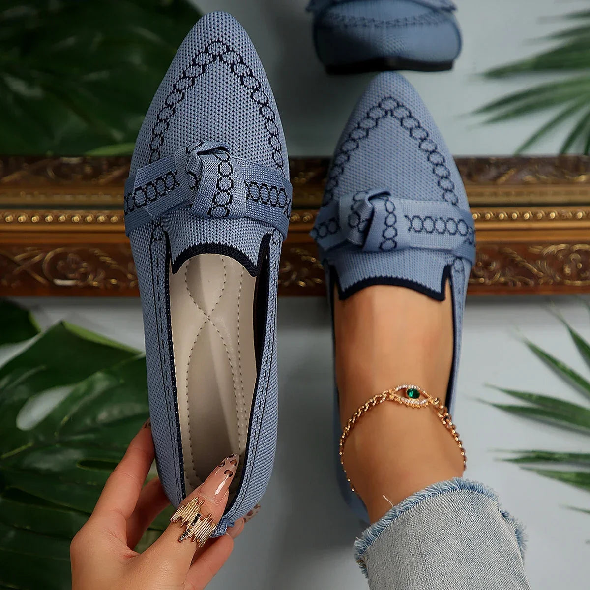 The Joyelle Vienna Pointed Knit Flats (heel 0 cm)