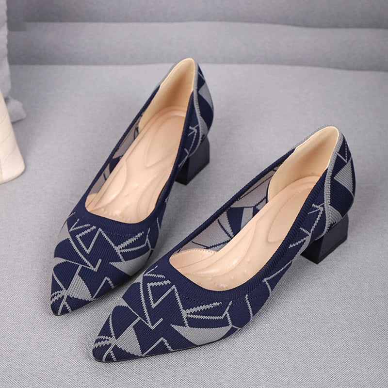 The Élégance Cosmopolitan Pointed Knit Pumps (heel 3.5 cm)