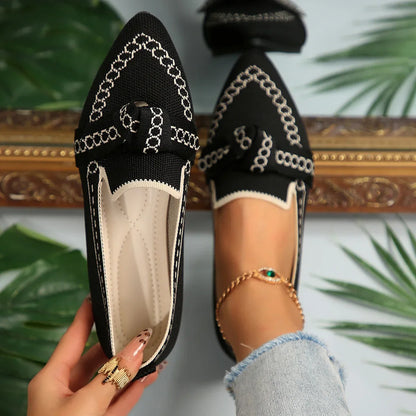 The Joyelle Vienna Pointed Knit Flats (heel 0 cm)