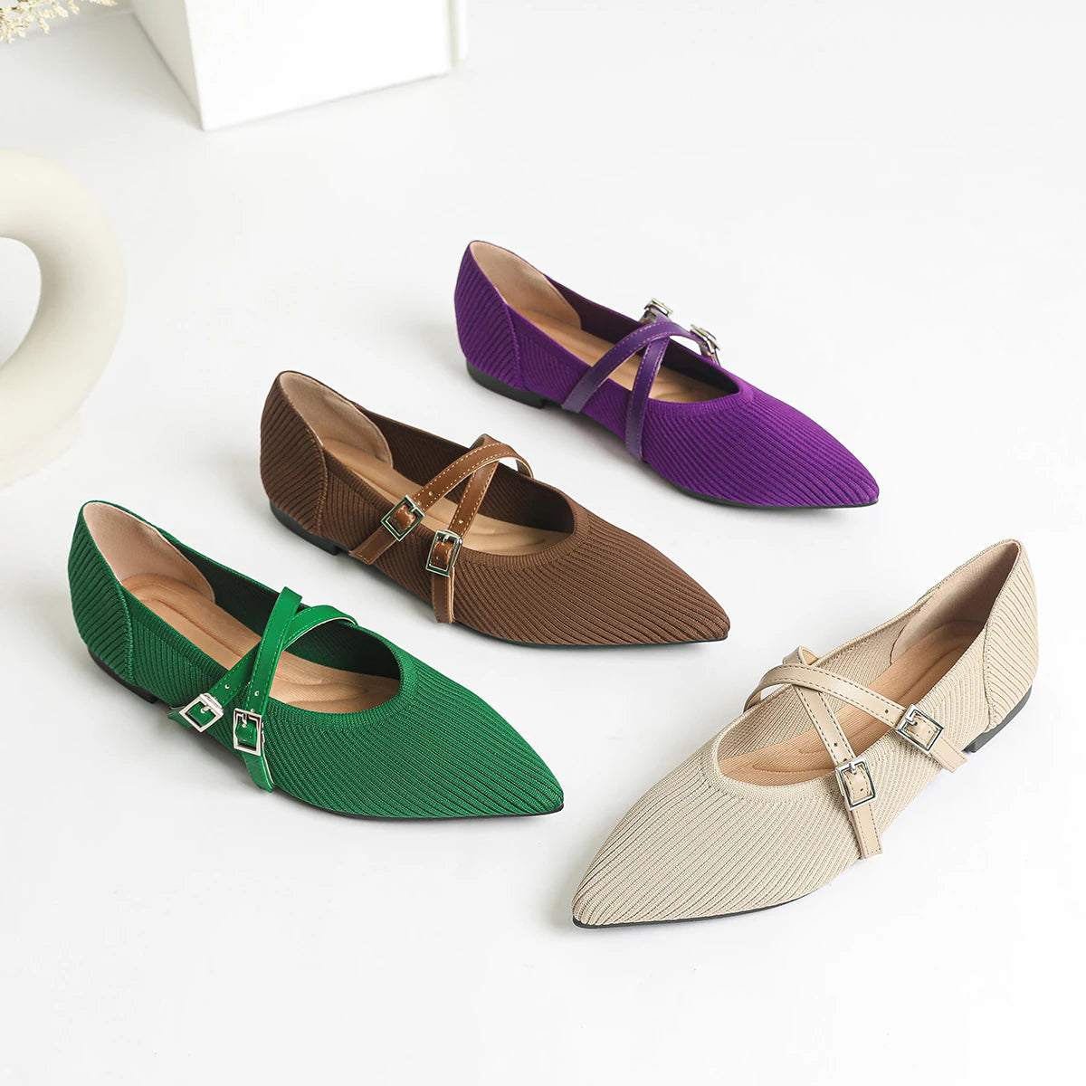 The Précieuse Vienna Pointed Knit Flats (heel 0 cm)