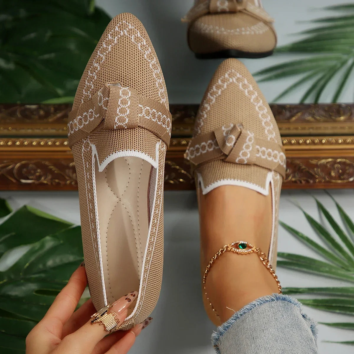 The Joyelle Vienna Pointed Knit Flats (heel 0 cm)