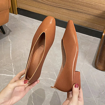 The Bianco Paris Square-Toe Leather Flats (heel 1 cm)