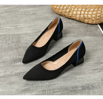 The Élégance Cosmopolitan Pointed Knit Pumps (heel 3.5 cm)